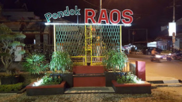 Pondok Raos Resto outside