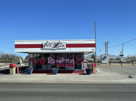 Old Benson Ice Cream Stop outside