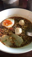 ก๋วยเตี๋ยวโบราณ บ้านไม้ food