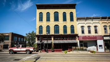 Emmett's Brewing Company West Dundee outside