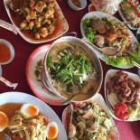 สวนอาหารป่าปูนคาราโอเกะ food