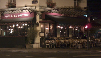 Cafe la Fontaine outside