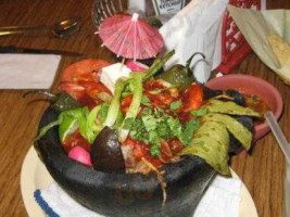 Los Molcajetes food