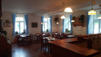 Restaurace Ubrousku ProstŘi Se! inside