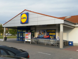 Lidl Vyškov, Brněnská outside