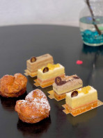 B. Patisserie food