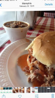 Payne's Bar-B-Q food