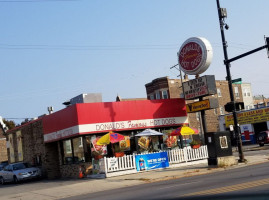 Donald's Famous Hot Dogs outside