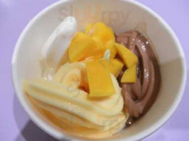 Uptown Swirl Frozen Yogurt And Crepes food