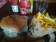 Clandestino Burger food