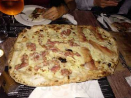 La Pizza food