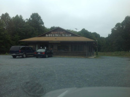 Hamilton's B B Q And Fried Chicken outside