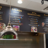 Hungry Platters Dentro