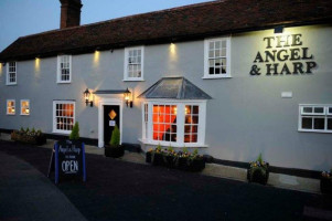 Angel And Harp, Dunmow outside