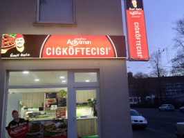 Cigköfte Essen Meshur Adiyaman Ümit Usta outside