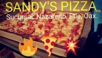 Sandy's Pizza food