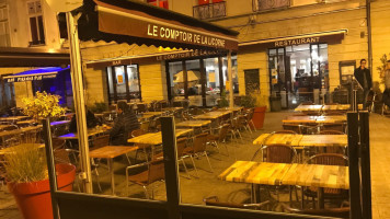 Comptoir de la Licorne food