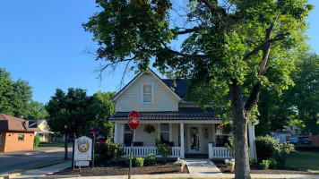 Porters Coffee House And Bakery outside