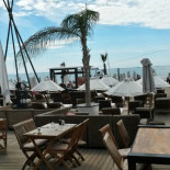Le Coco Beach Dentro