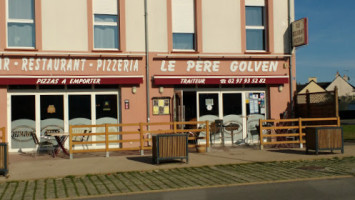 Le Pere Golven outside