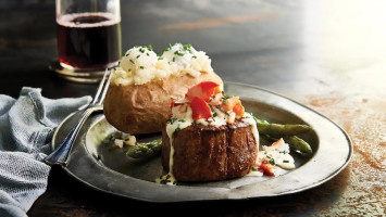 Claim Jumper food