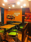 Quiznos inside