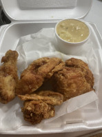 Lindy's Fried Chicken food