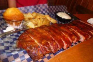 Famous Dave's -b-que food