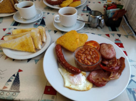 Hartley's Beach Shop And Cafe food