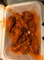 Mama Wings food