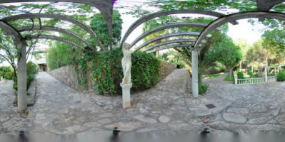 Mirador Del Montserrat food