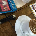 Gülce Cafe Dentro