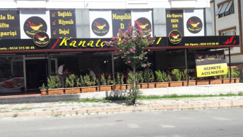 Kanatçı Veysel outside