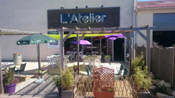 L'atelier Gourmand outside