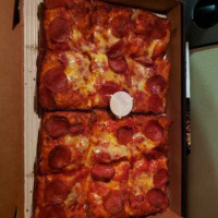 Jet's Pizza food