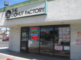 Fabrica De Donas Donut Factory outside