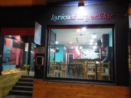 Larica Burger inside