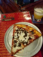 Demaggio's New York Pizza food