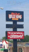 Billy Sims Barbecue outside