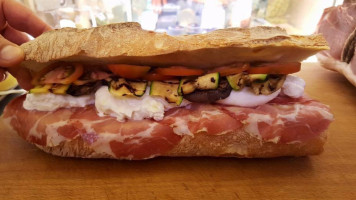 La Salumeria Di Raffaele Lapesara