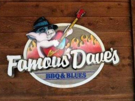 Famous Dave's -b-que food