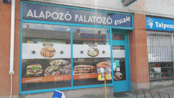 Alapozó Falatozó food