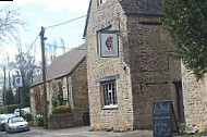 The Bear And Ragged Staff outside