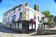 The Three Daws Riverside Inn outside