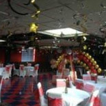 Feast Junction Dentro