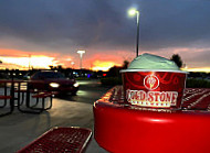 Cold Stone Creamery outside