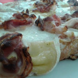 Hell's Pizza food