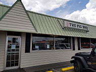 The Pig Bar-B-Q outside