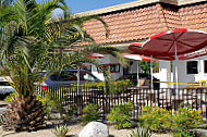 In-n-out Burger outside