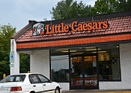 Little Caesars Pizza outside